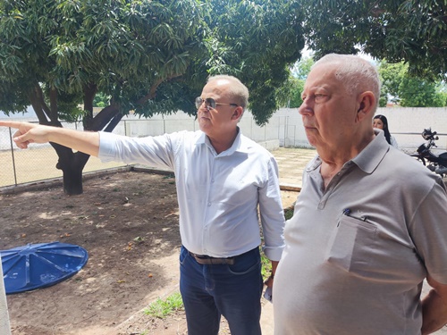 Prefeito Nilo Coelho visita o andamento de três importantes obras; sede da GCM, Vigilâncias e CAPS-AD