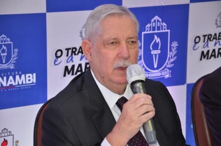 Prefeito Nilo Coelho anuncia novo concurso público para preenchimento de 480 vagas; este é o terceiro certame da atual gestão